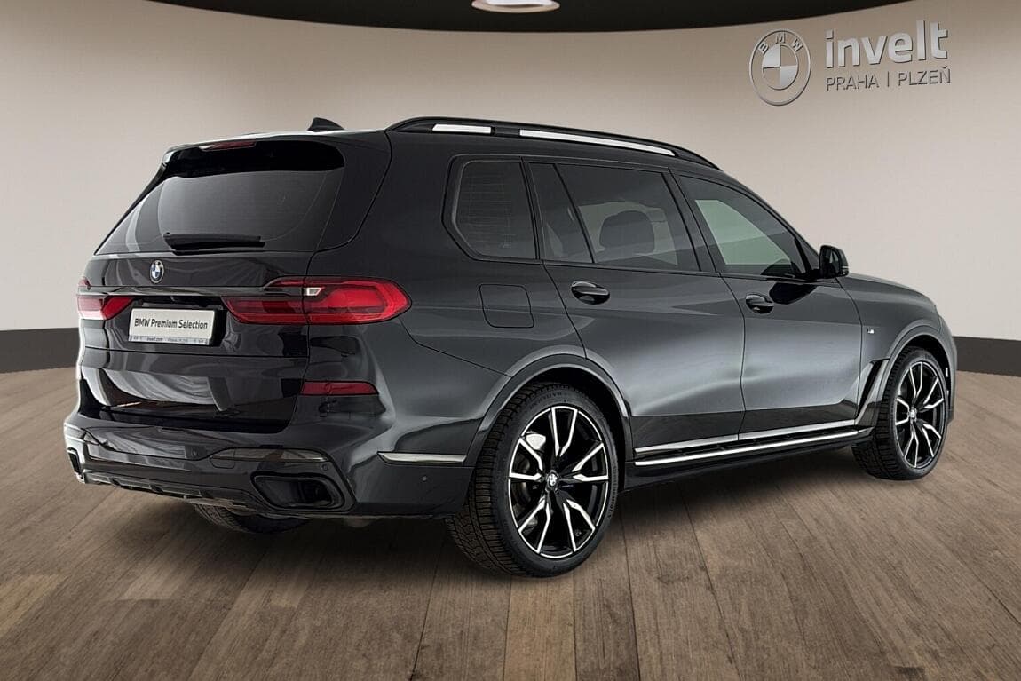 2021 BMW X7 - 3