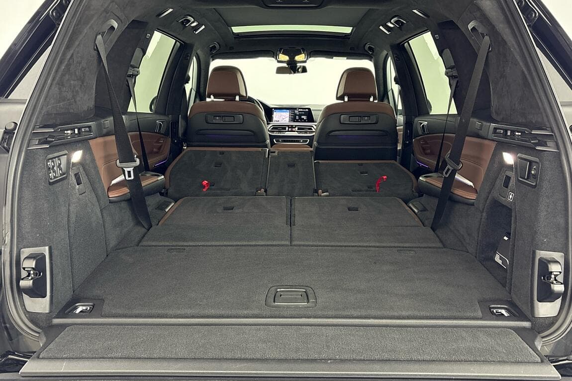 2021 BMW X7 - 9