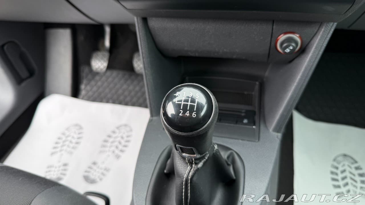 2012 Volkswagen Touran - 17