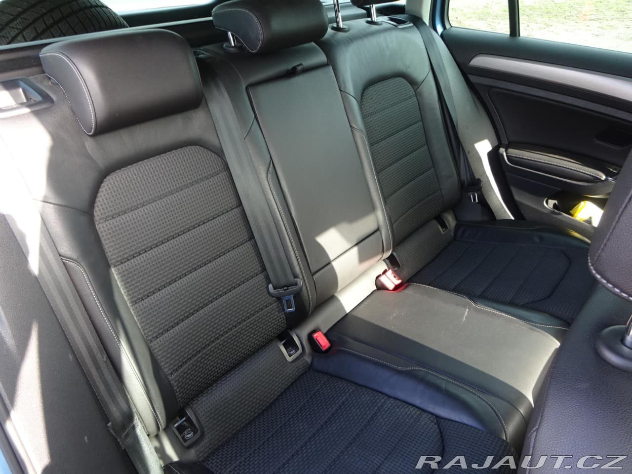 2016 Volkswagen Golf - 11