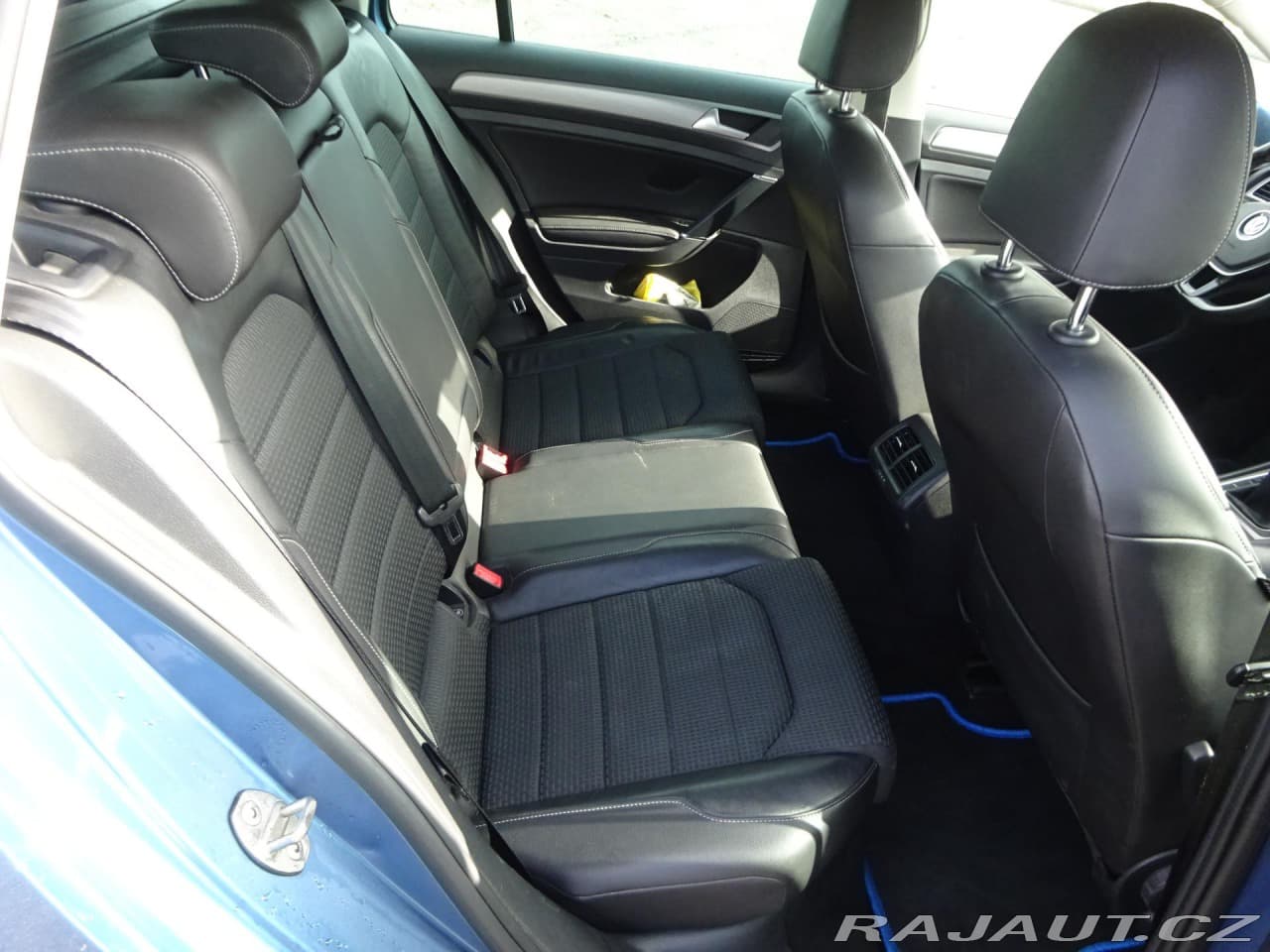 2016 Volkswagen Golf - 12