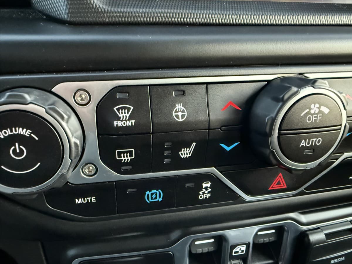 2023 Jeep Wrangler - 18