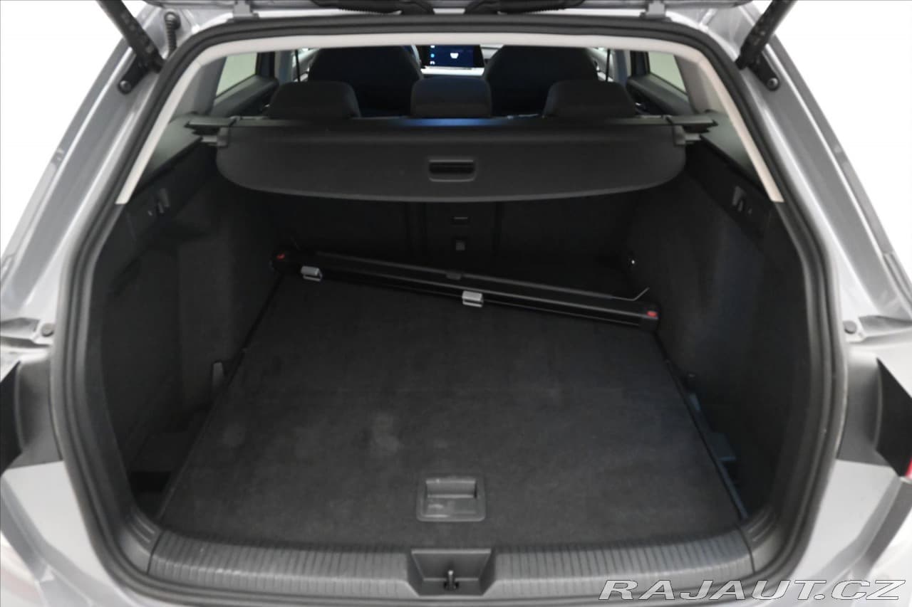 2021 Volkswagen Golf - 10