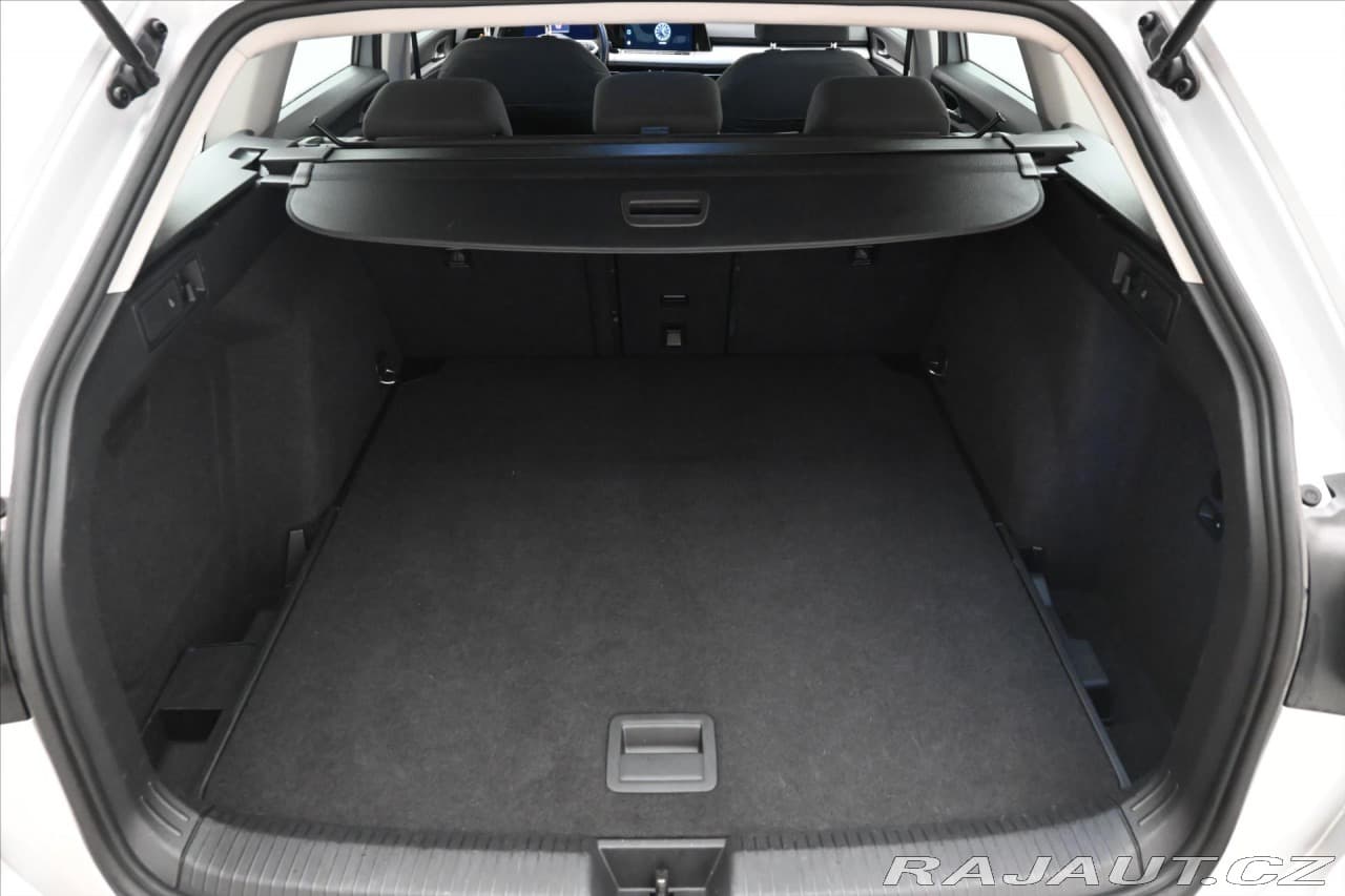 2022 Volkswagen Golf - 10