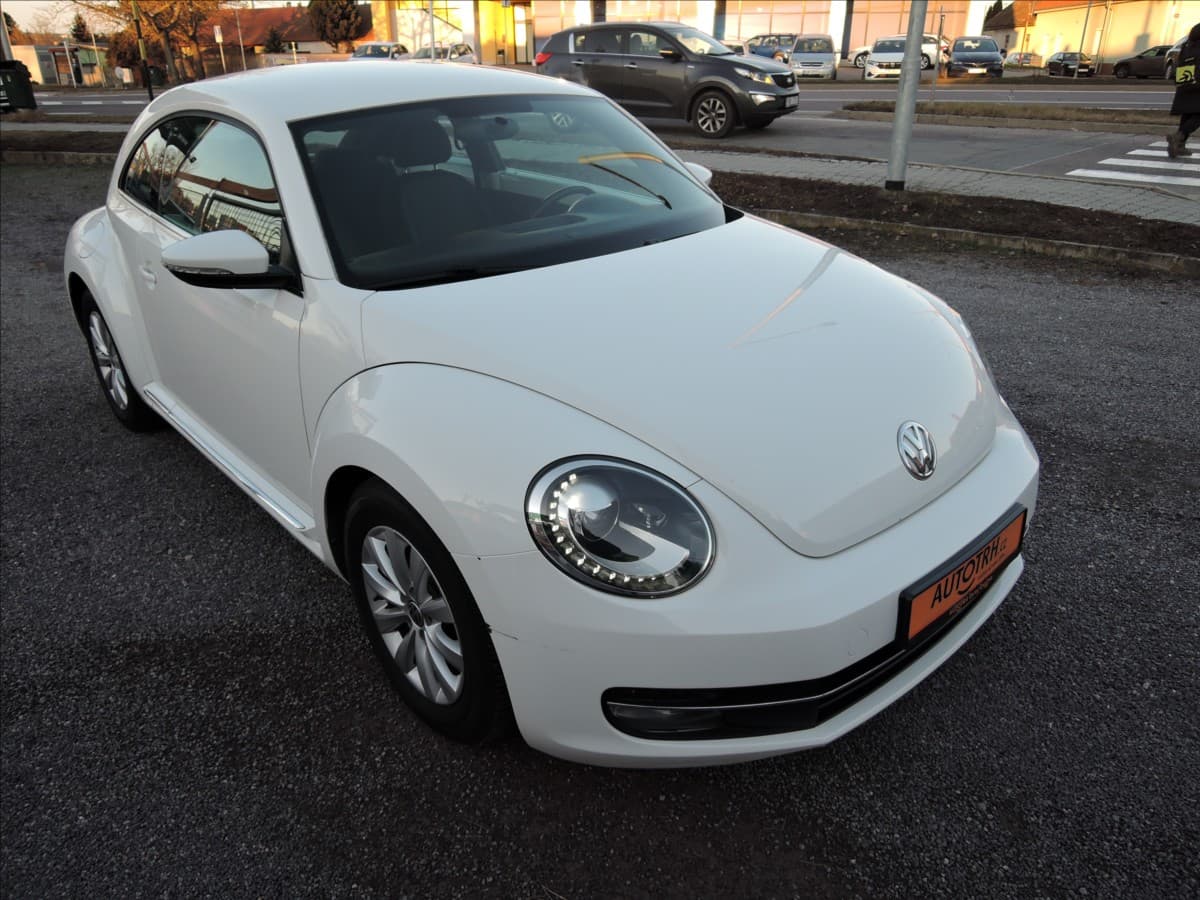 2012 Volkswagen Beetle - 2