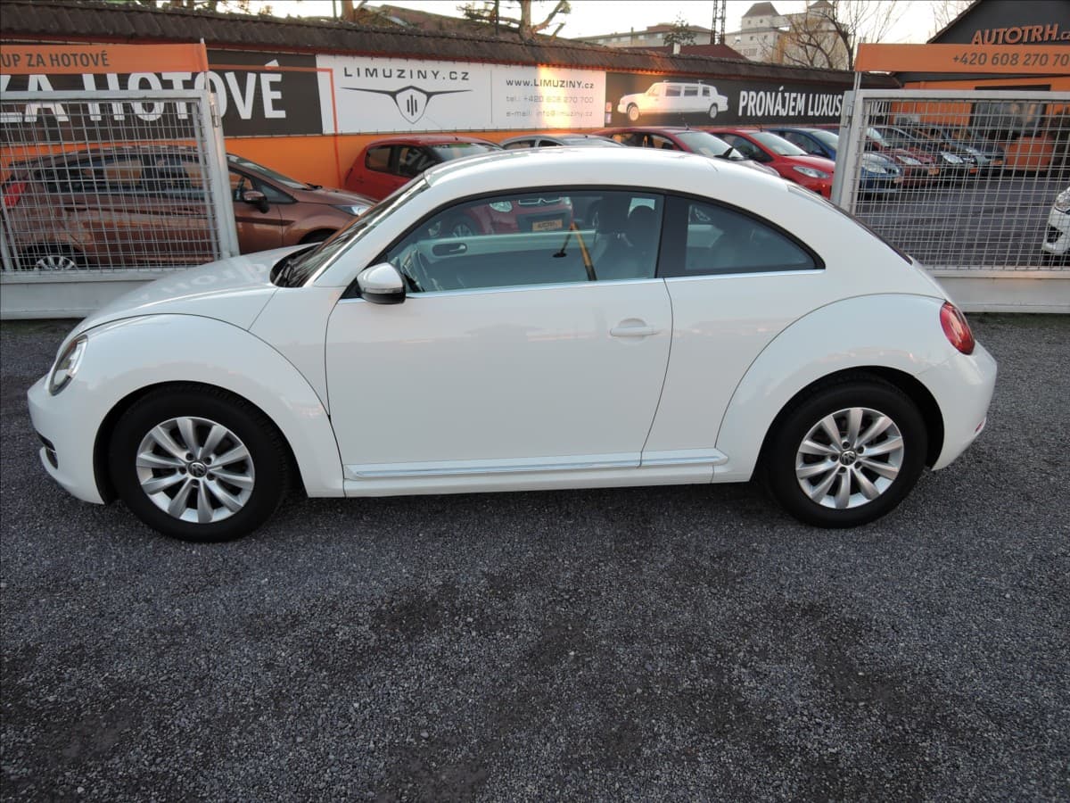 2012 Volkswagen Beetle - 4