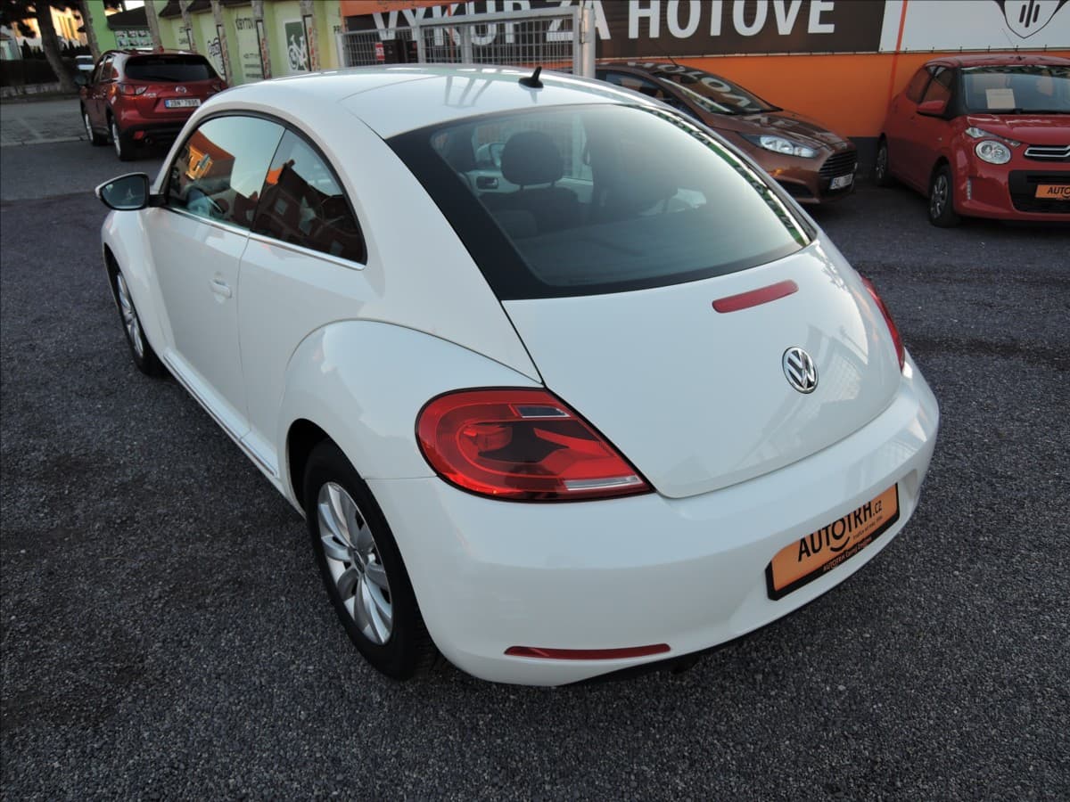 2012 Volkswagen Beetle - 7