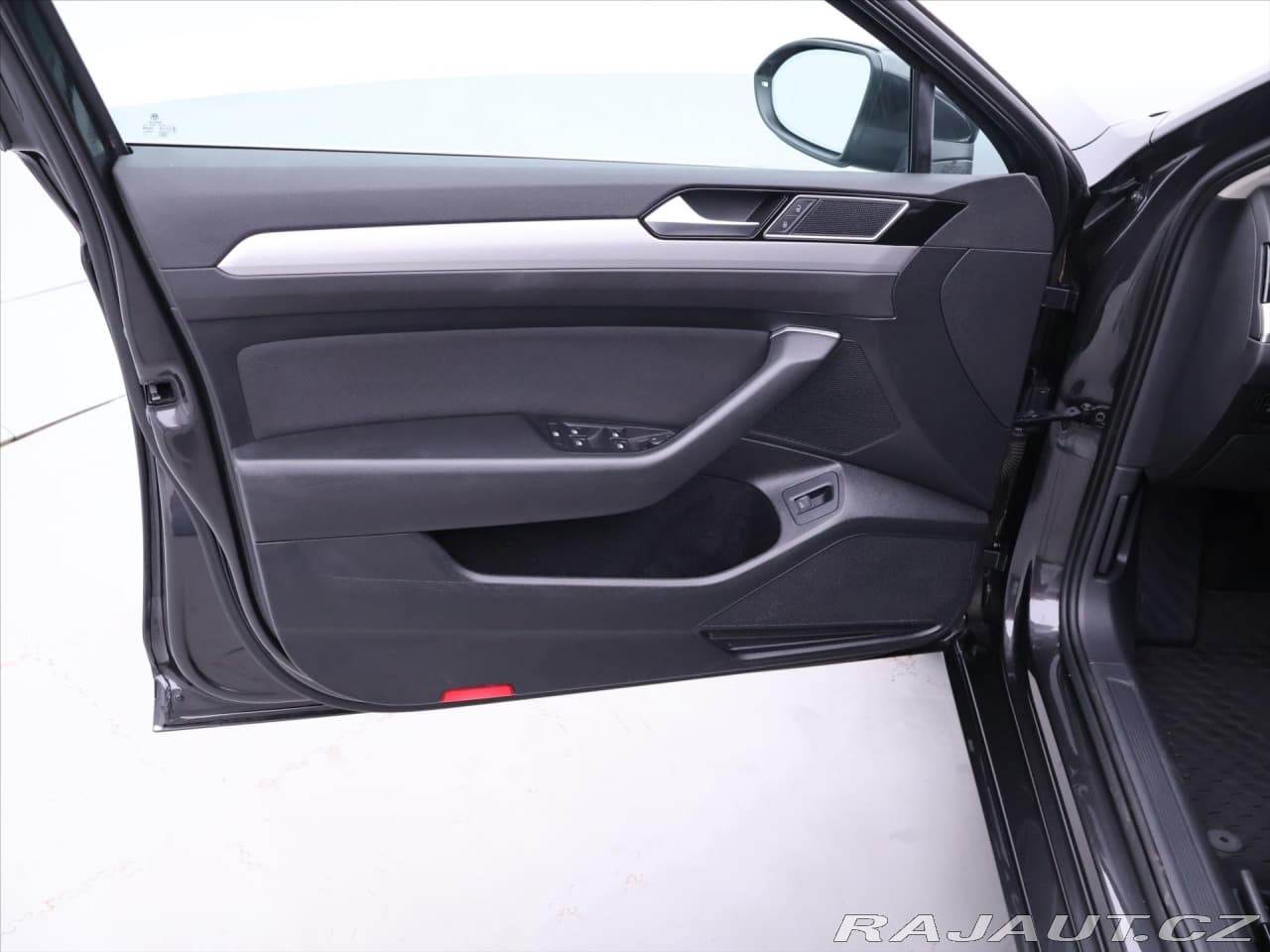 2019 Volkswagen Passat - 11