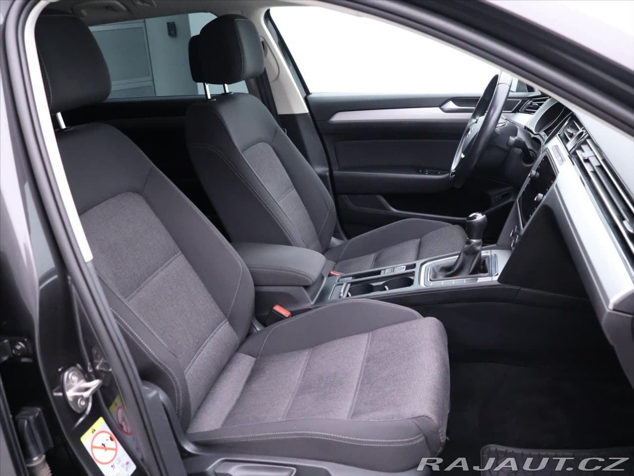 2019 Volkswagen Passat - 13