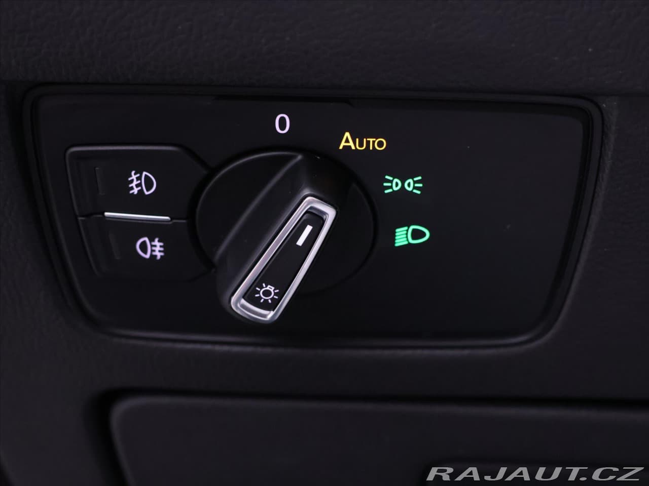 2019 Volkswagen Passat - 19