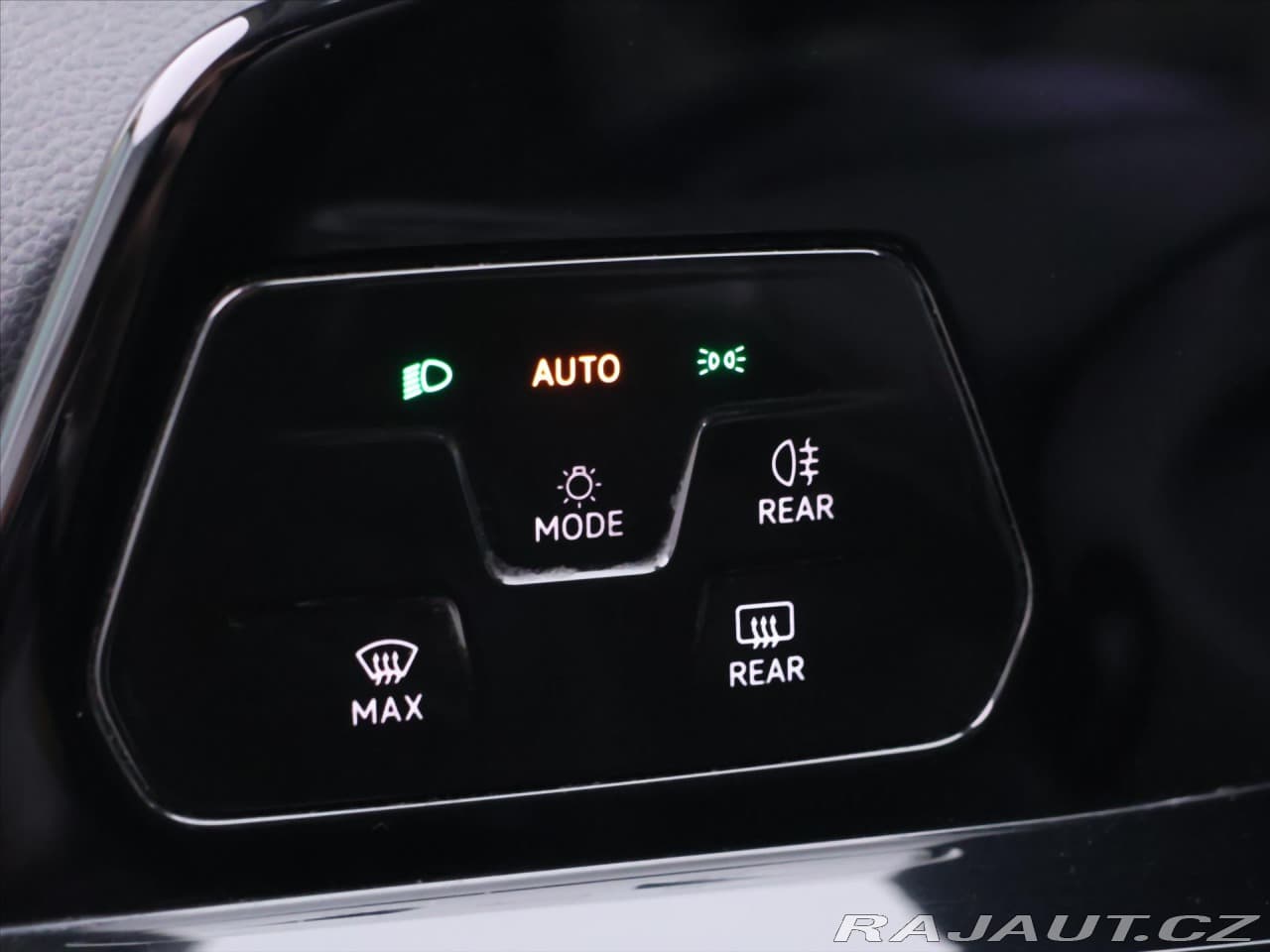 2021 Volkswagen Golf - 16