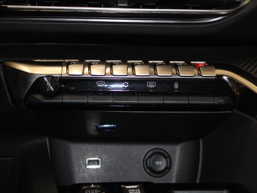 2024 Peugeot 5008 - 17