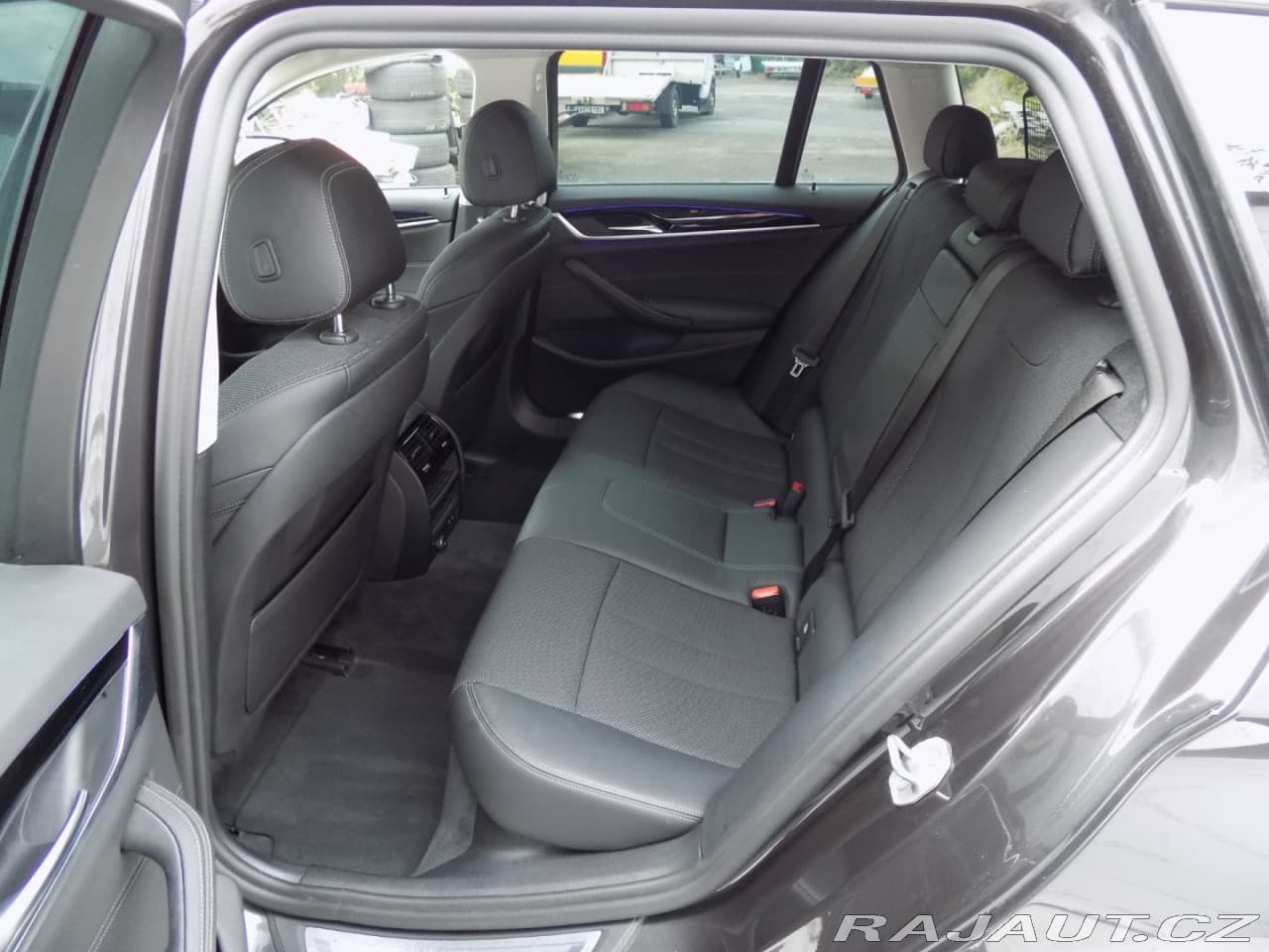 2019 BMW 5-Series - 11