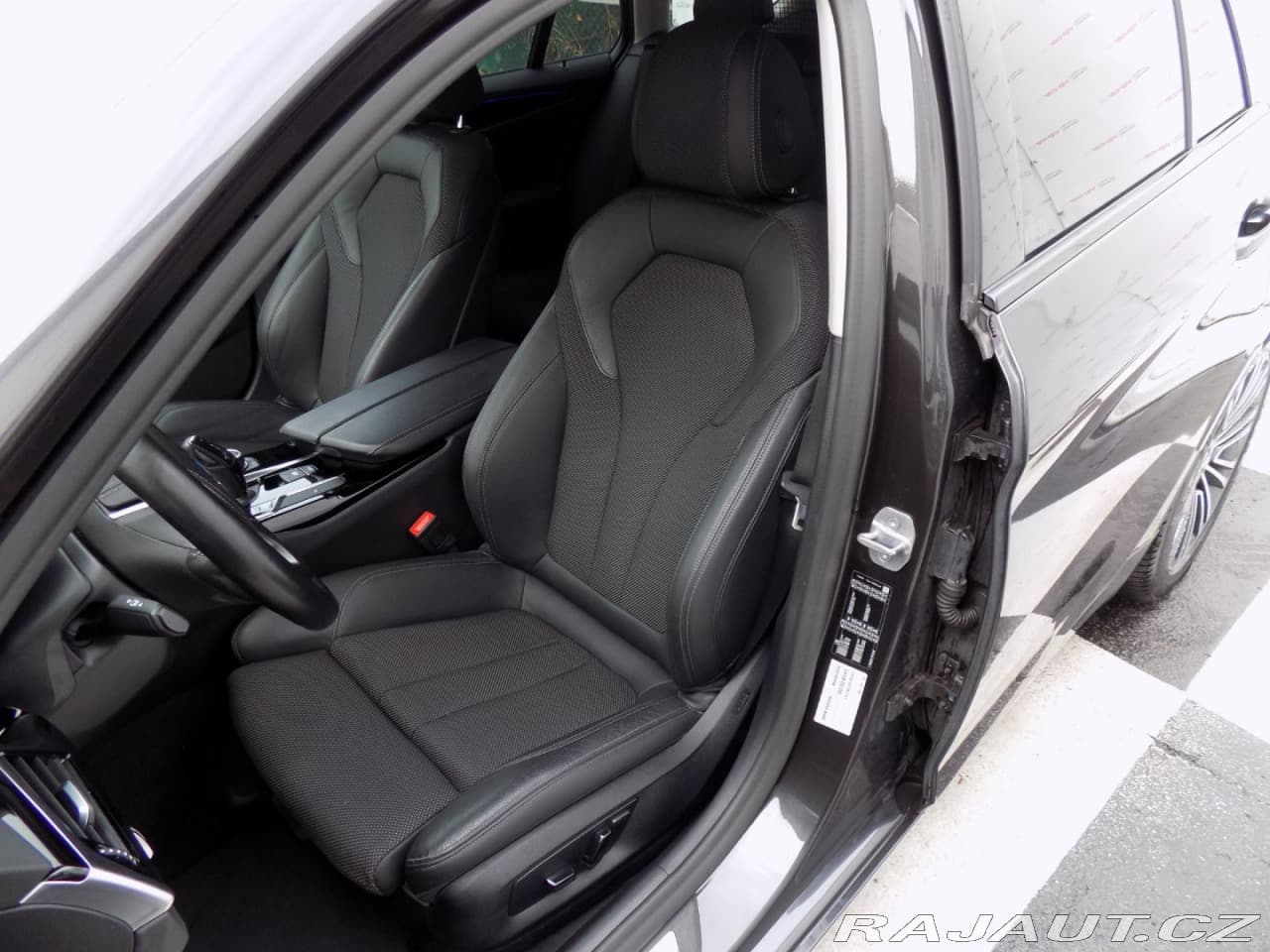 2019 BMW 5-Series - 15