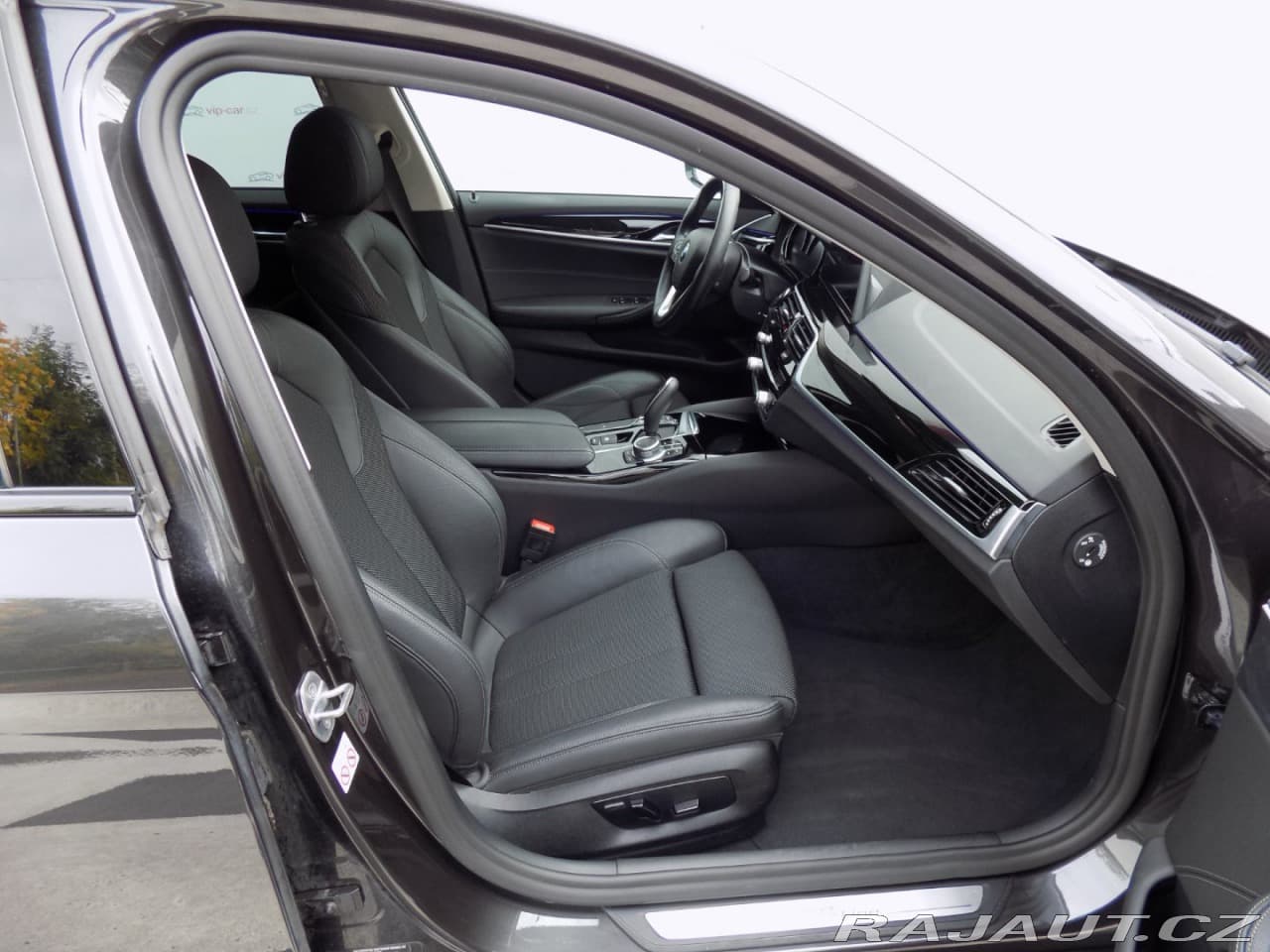 2019 BMW 5-Series - 16