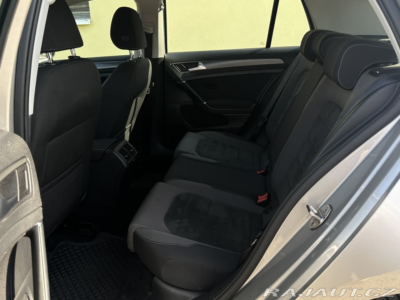 2020 Volkswagen Golf - 12