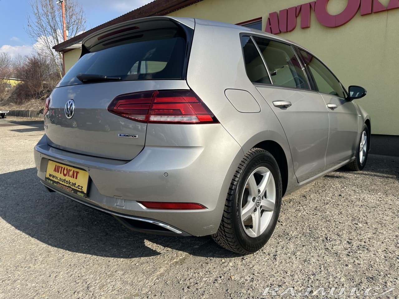 2020 Volkswagen Golf - 3