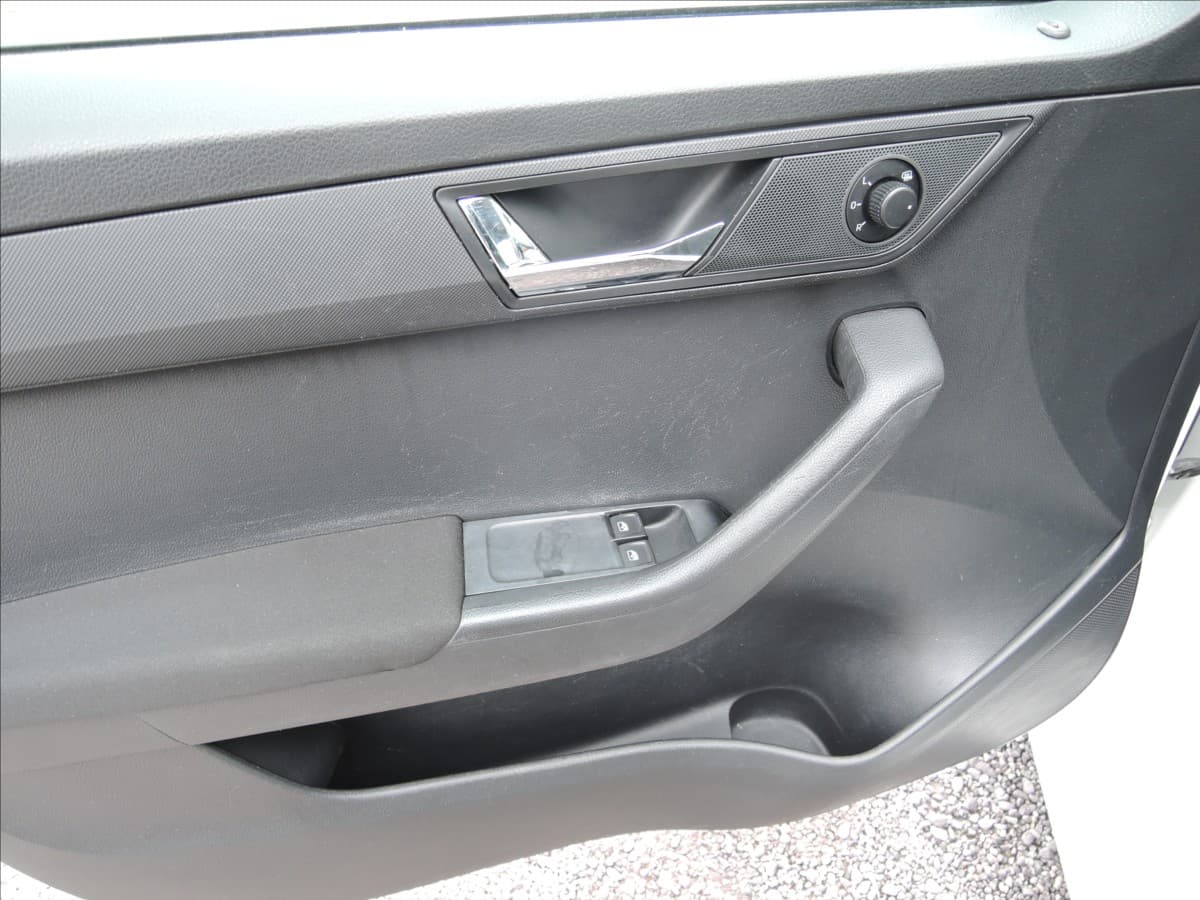 2015 Škoda Fabia - 10