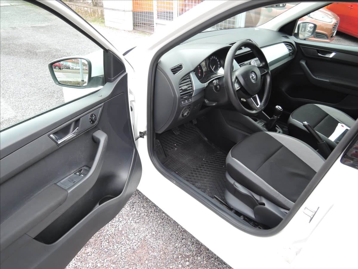 2015 Škoda Fabia - 8