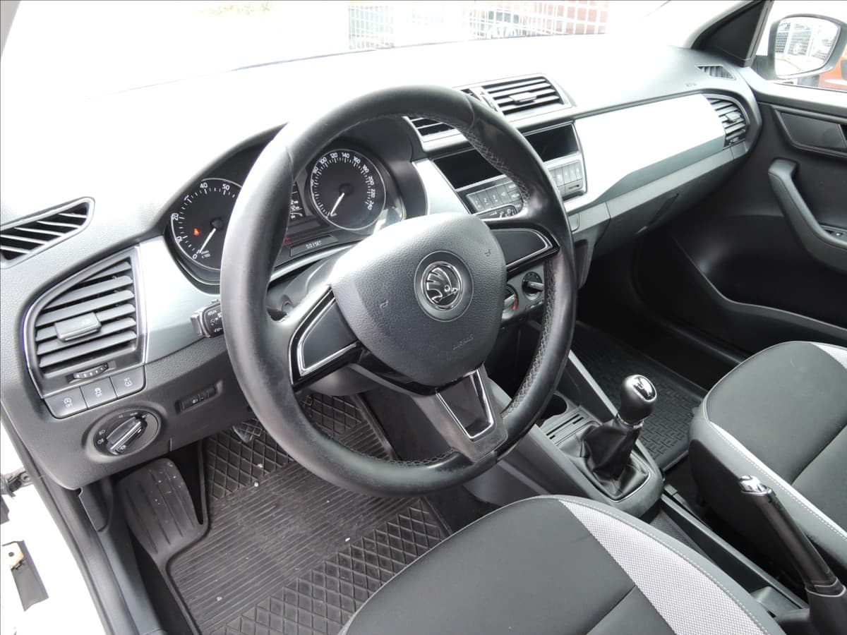 2015 Škoda Fabia - 9