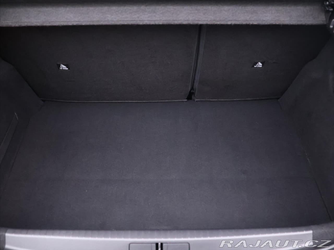 2020 Peugeot 208 - 10