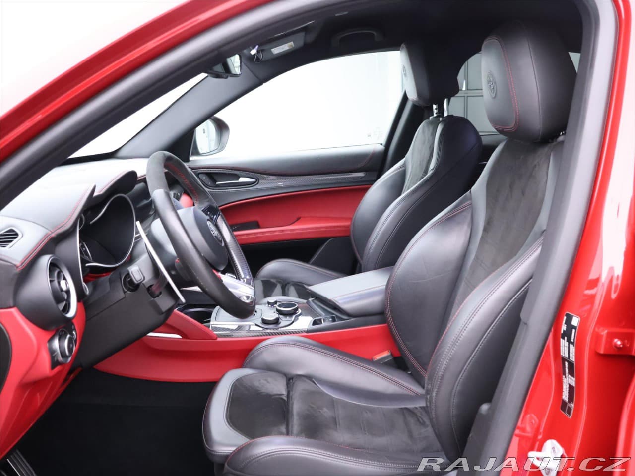 2020 Alfa Romeo Stelvio - 12