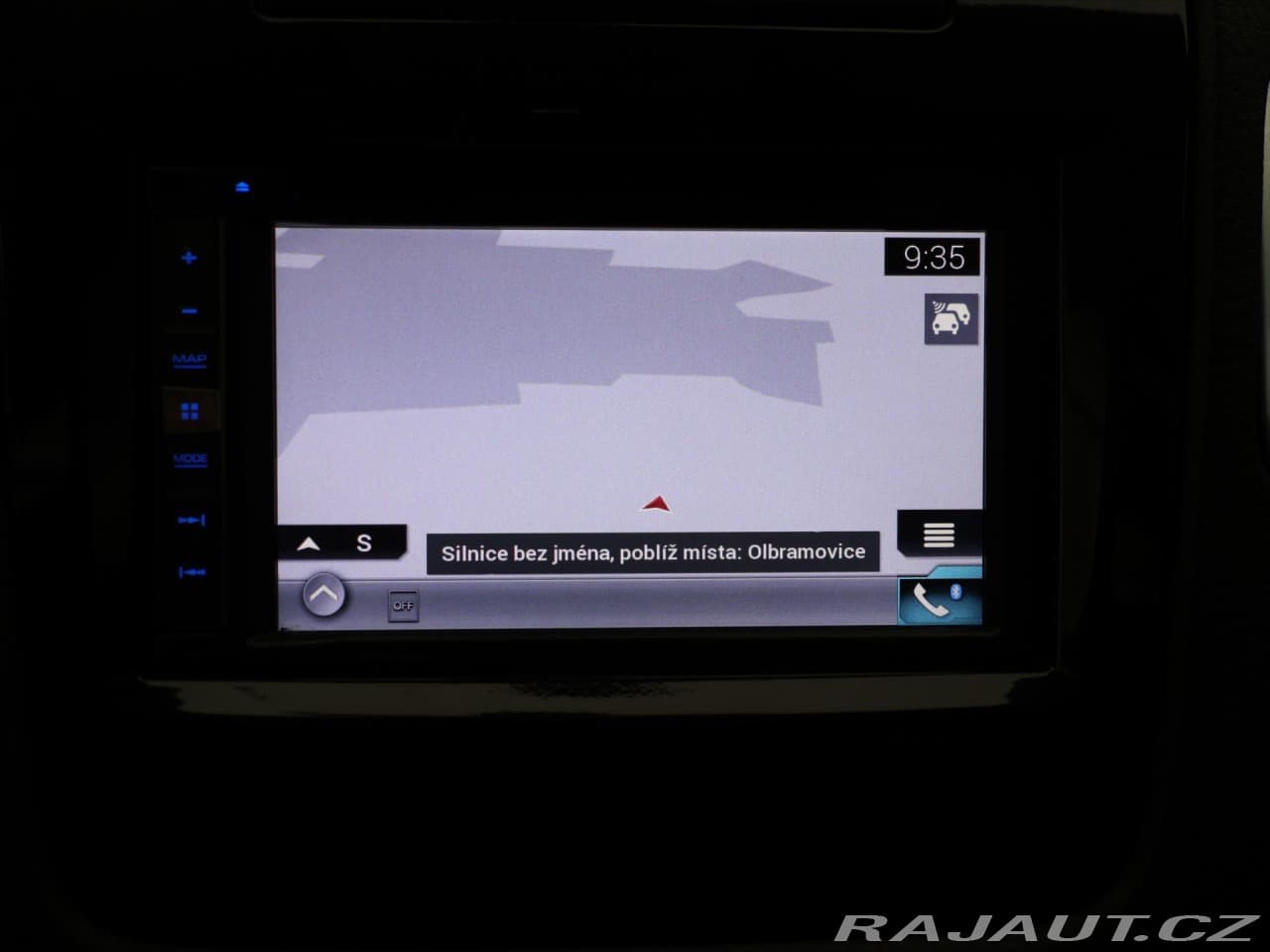 2011 Volkswagen Touareg - 18