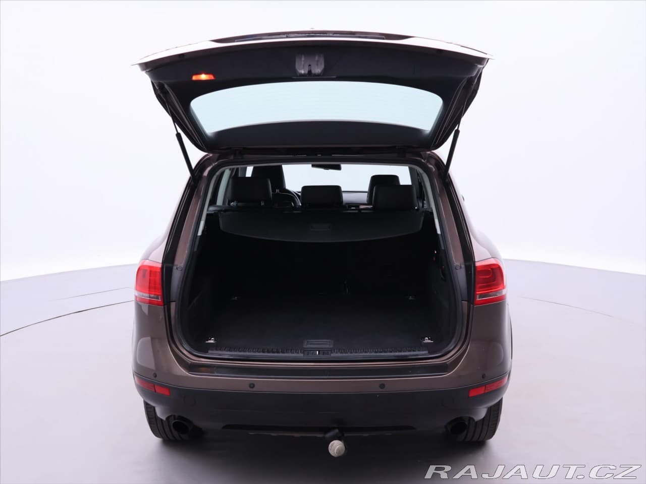 2011 Volkswagen Touareg - 8