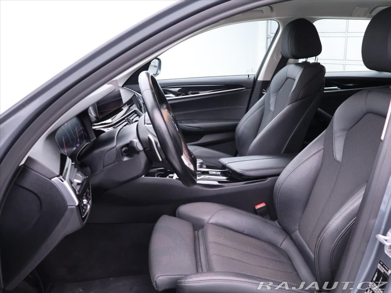 2019 BMW 5-Series - 12