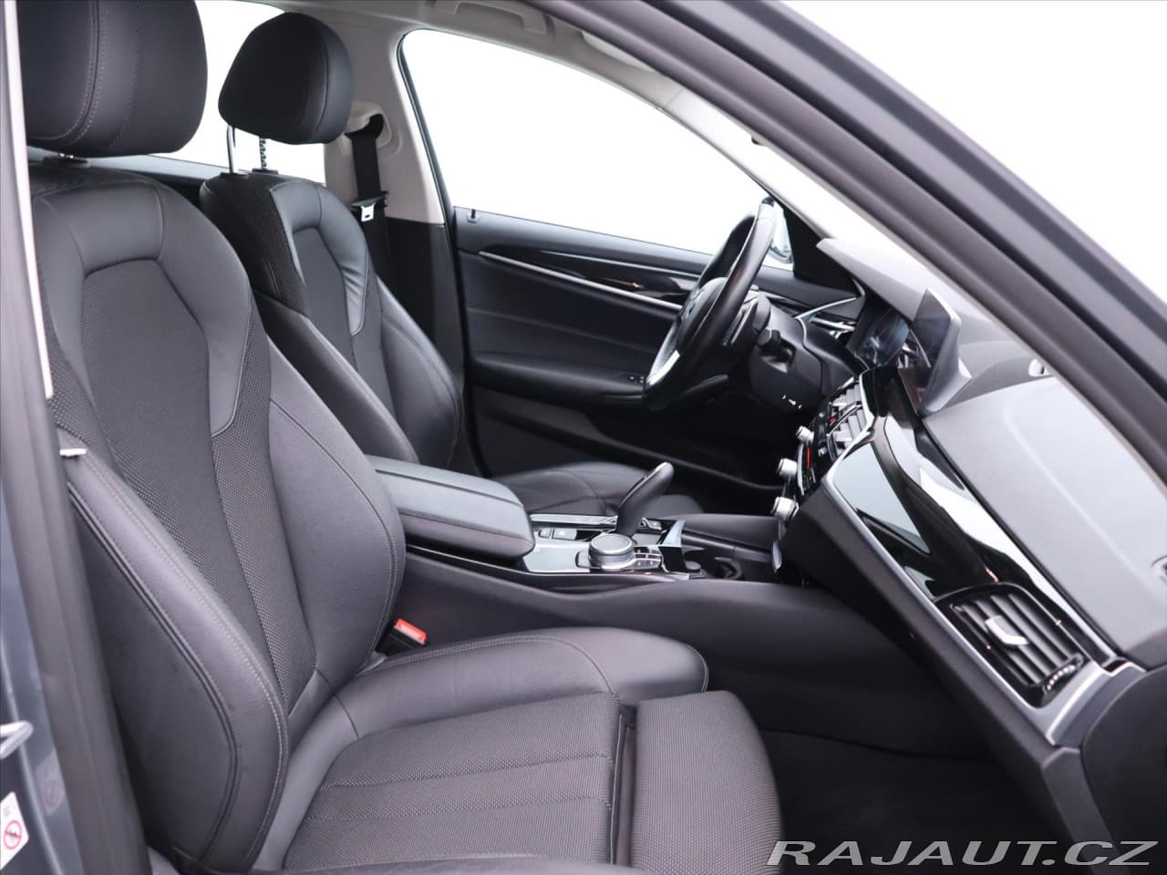 2019 BMW 5-Series - 13