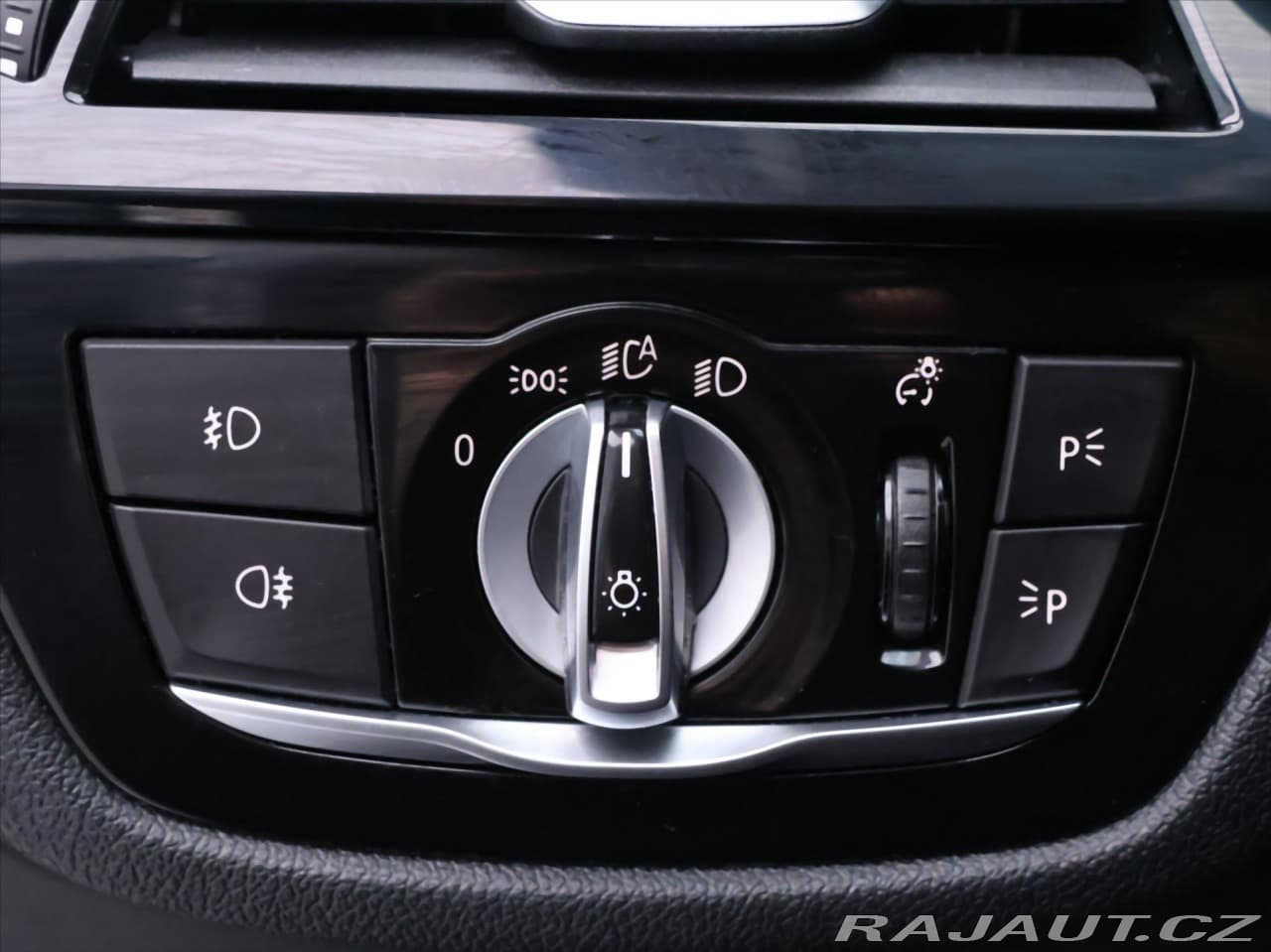 2019 BMW 5-Series - 17