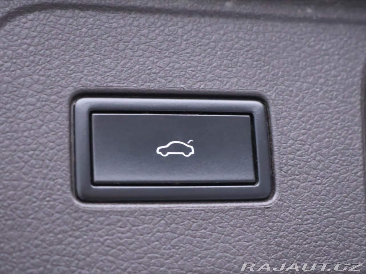 2016 Volkswagen Passat - 11