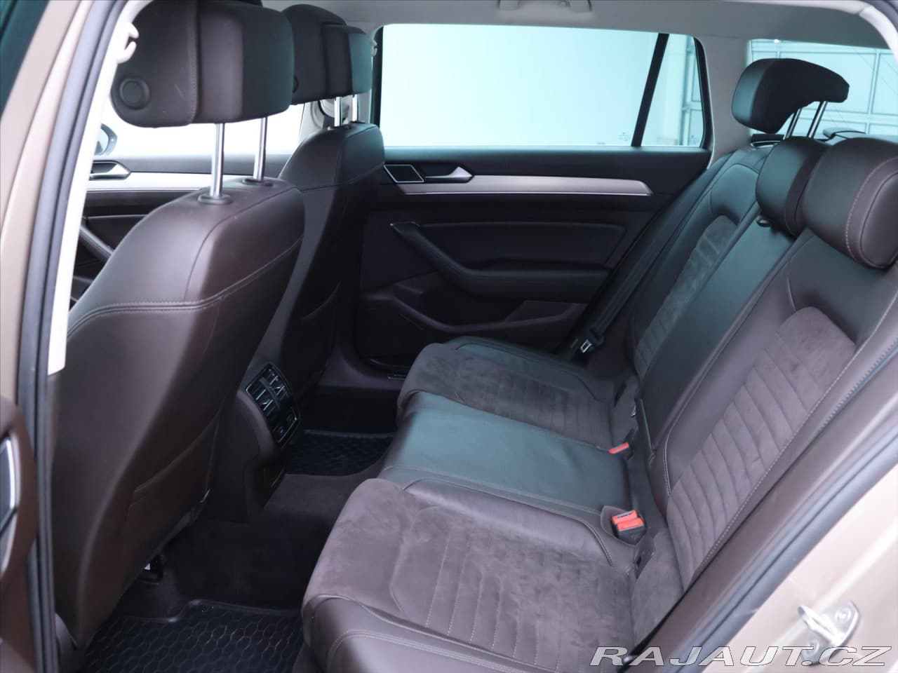 2016 Volkswagen Passat - 15