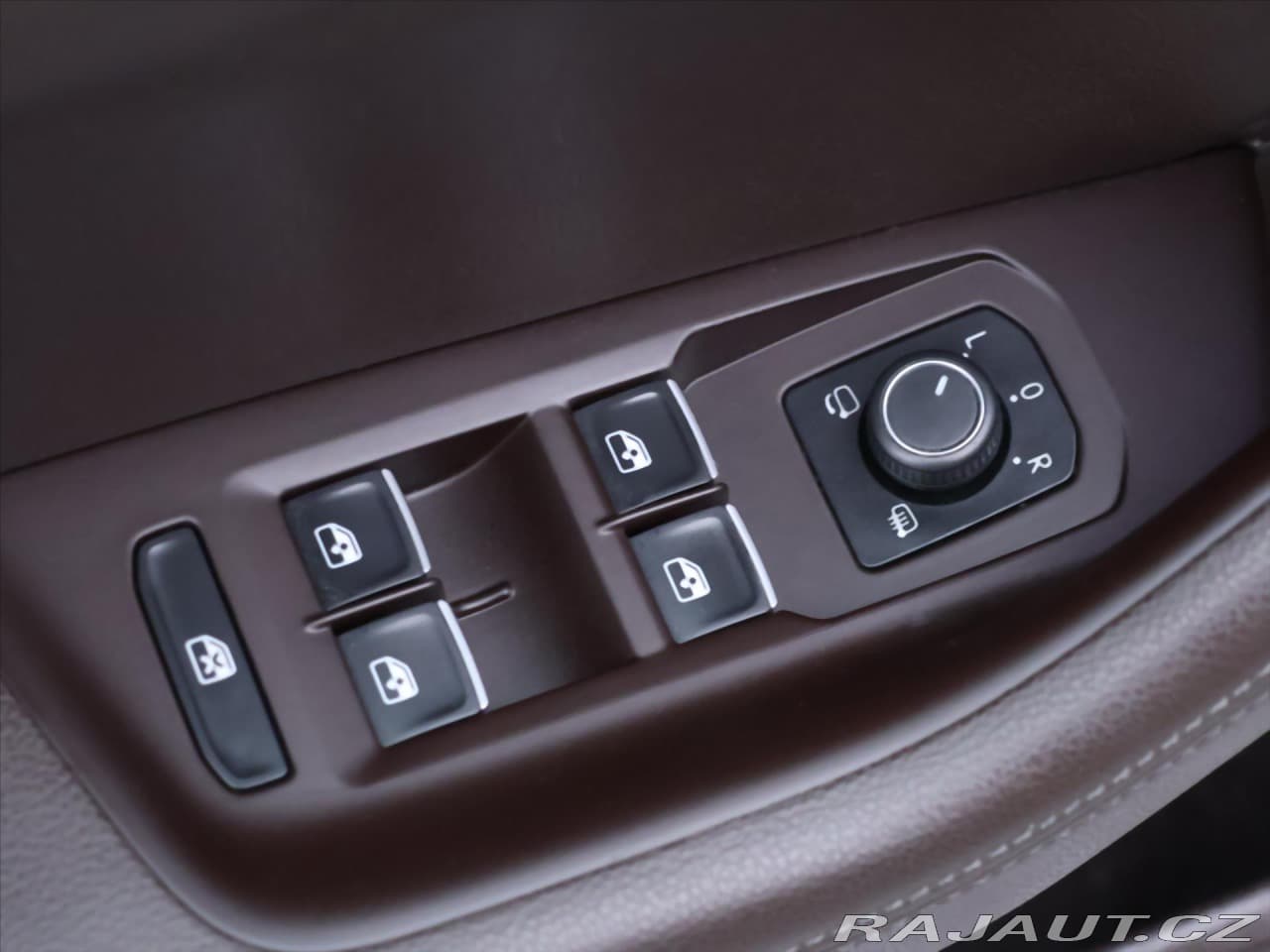 2016 Volkswagen Passat - 16