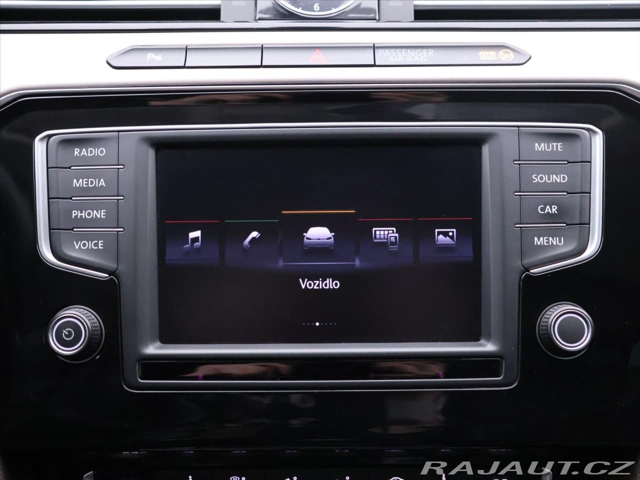 2016 Volkswagen Passat - 20