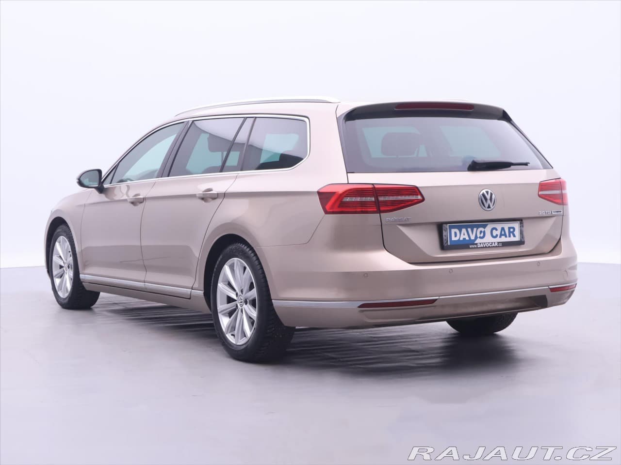 2016 Volkswagen Passat - 5