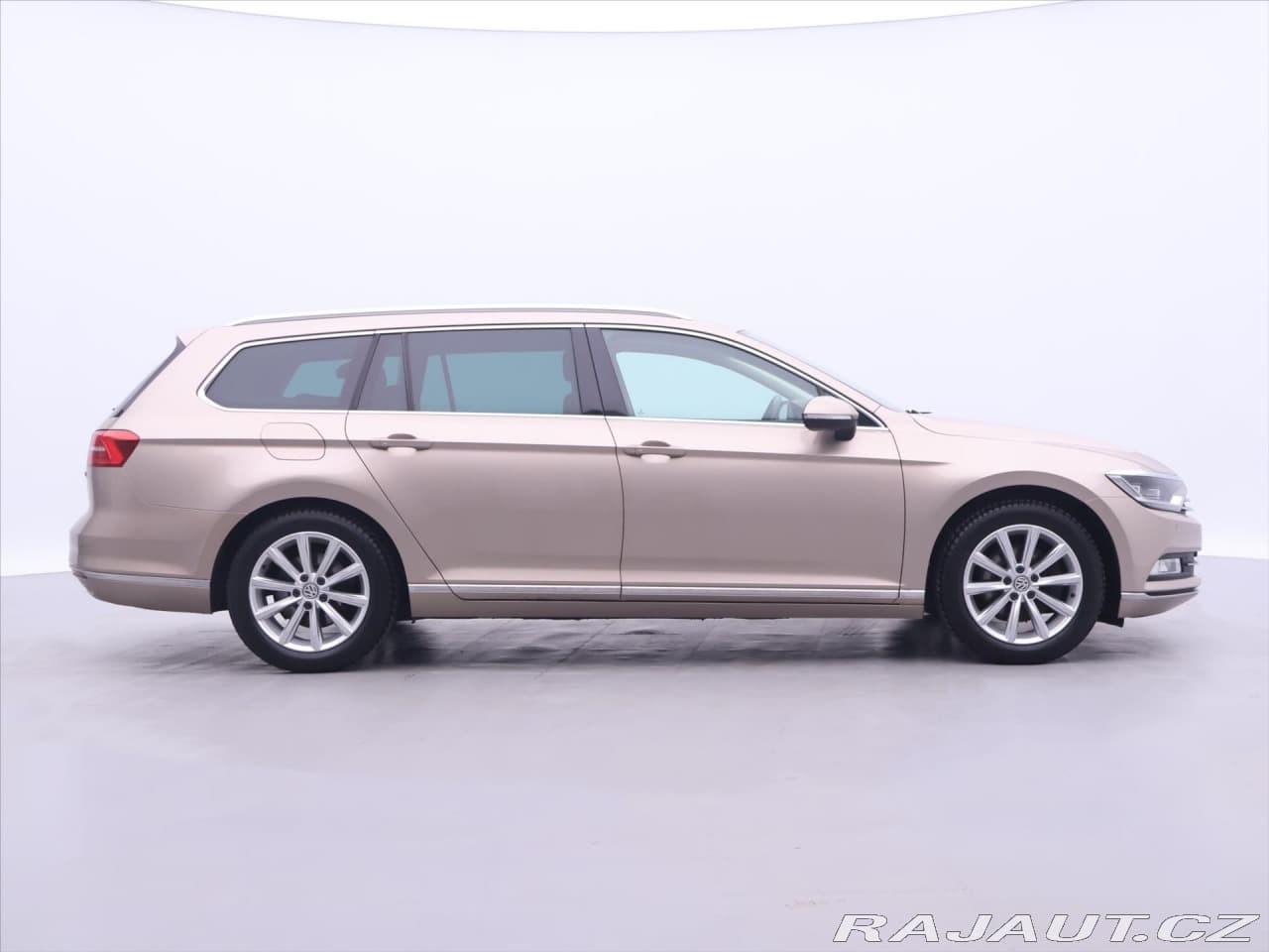 2016 Volkswagen Passat - 8