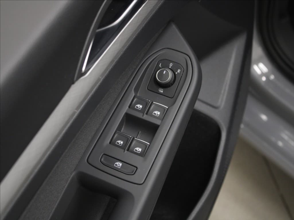 2021 Volkswagen Golf - 18