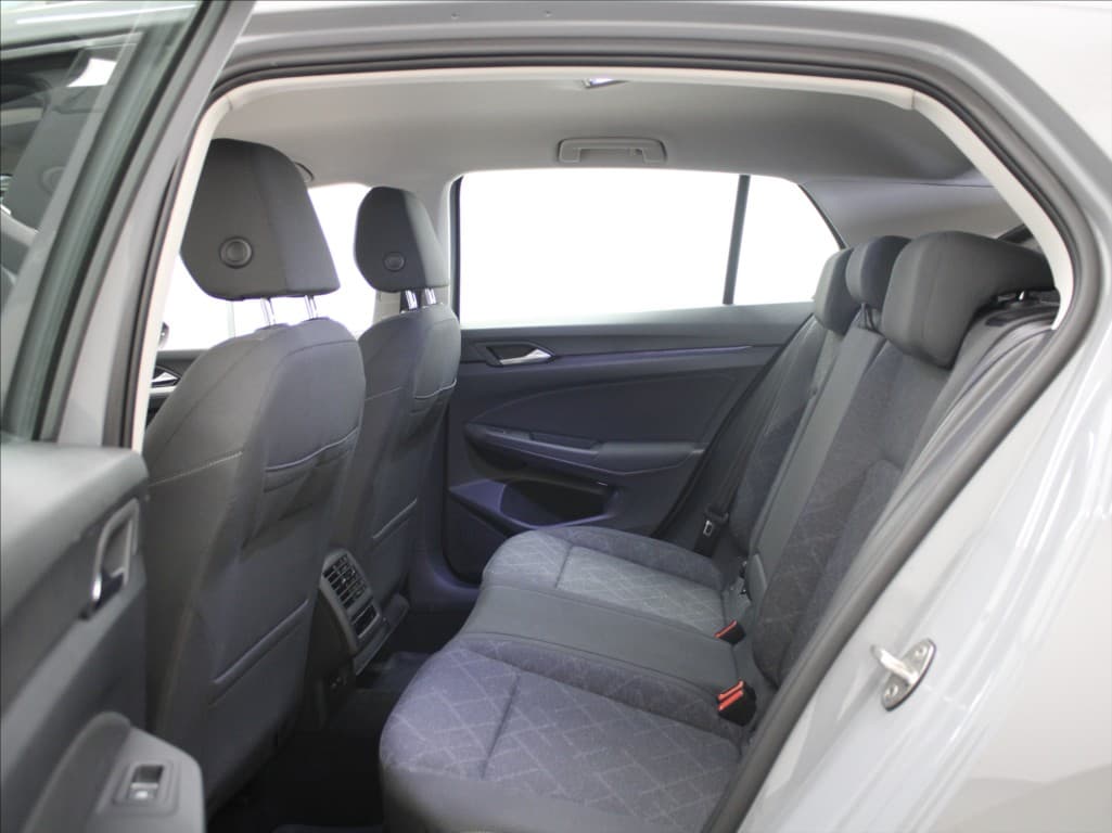 2021 Volkswagen Golf - 7