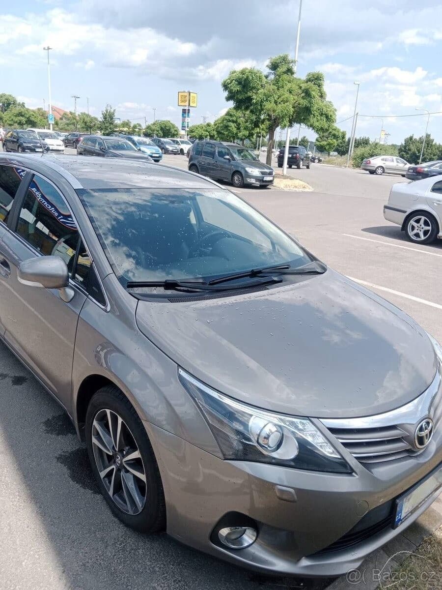 2015 Toyota Avensis - 8