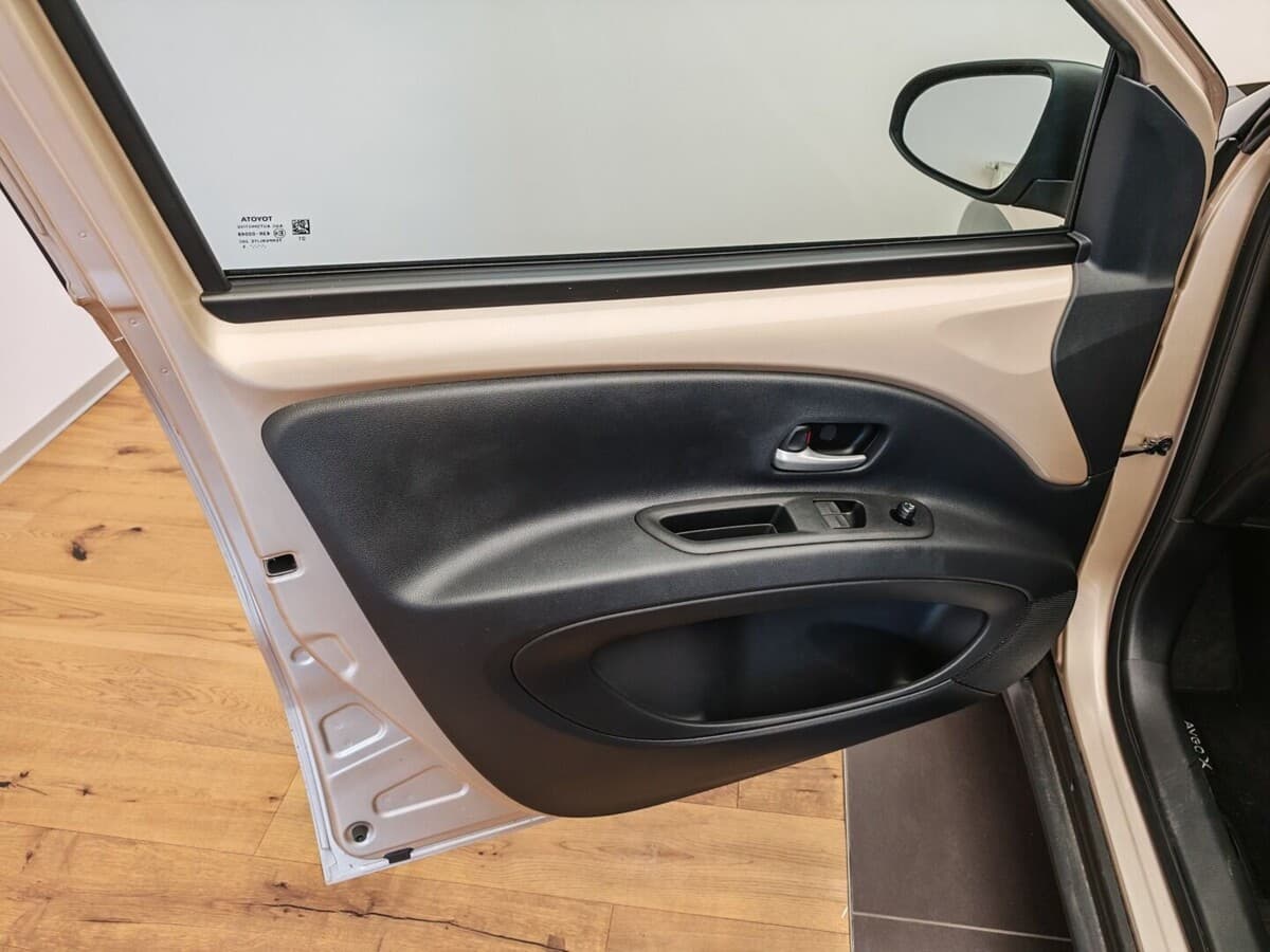 2025 Toyota Aygo - 16