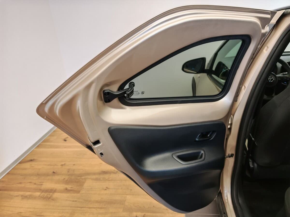 2025 Toyota Aygo - 18