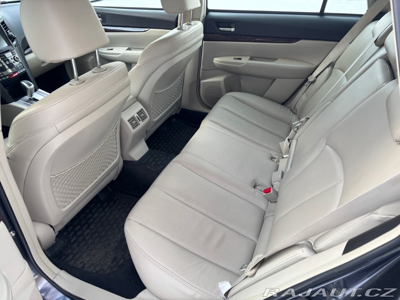 2013 Subaru Outback - 10