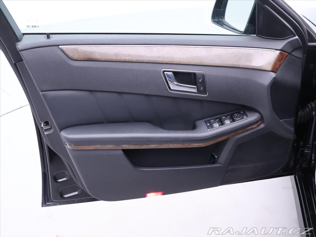 2009 Mercedes-Benz E-Class - 11