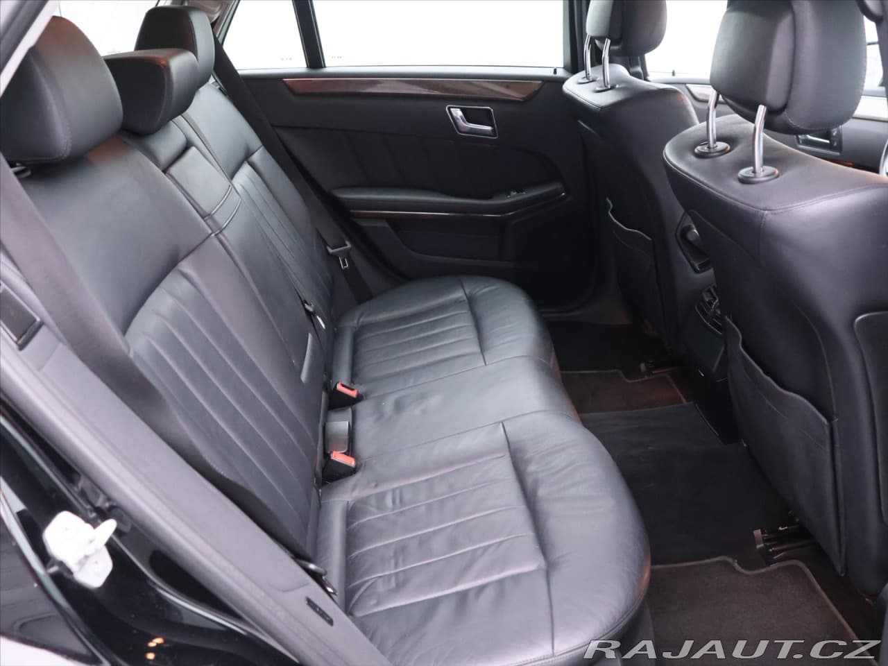 2009 Mercedes-Benz E-Class - 15