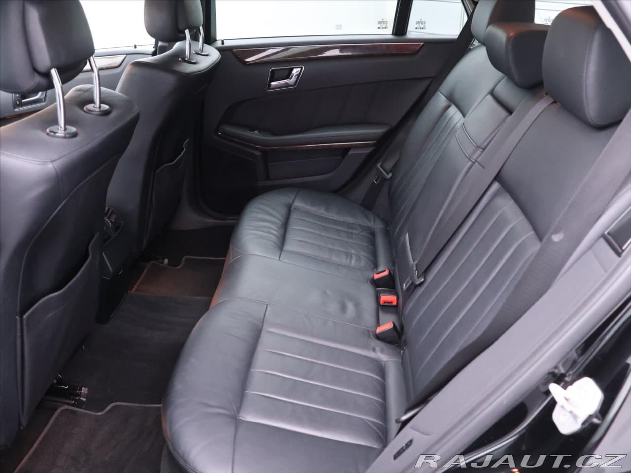 2009 Mercedes-Benz E-Class - 16