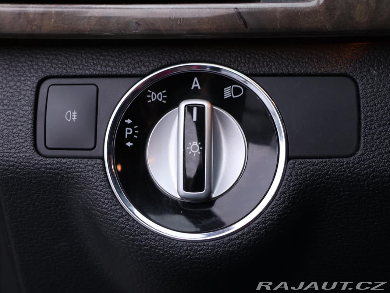 2009 Mercedes-Benz E-Class - 18