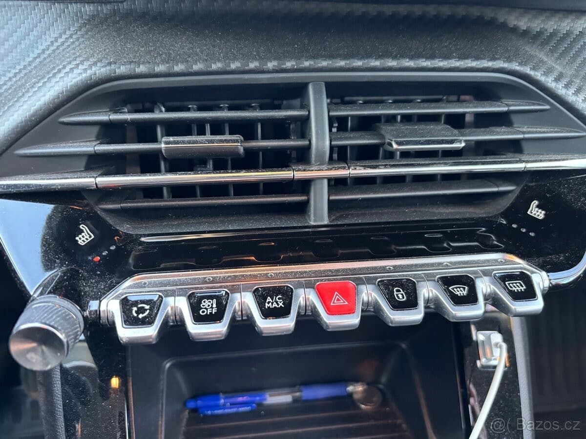 2021 Peugeot 2008 - 12