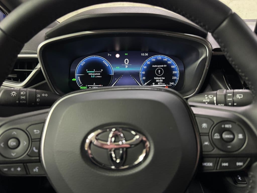 2025 Toyota Corolla - 13