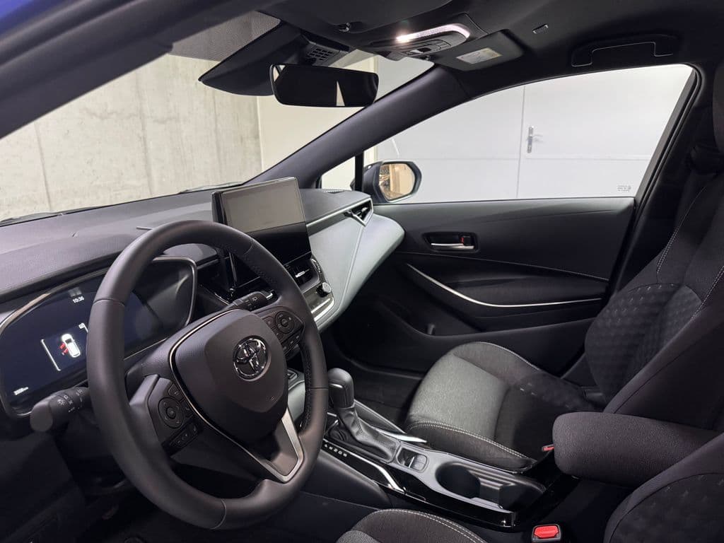 2025 Toyota Corolla - 9